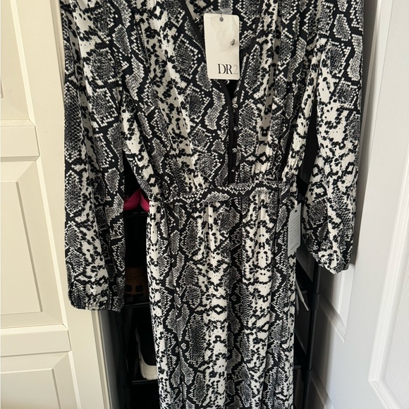 Excellent condition dress for women size 6,8,10 very good prices. - Picture 8 of 13